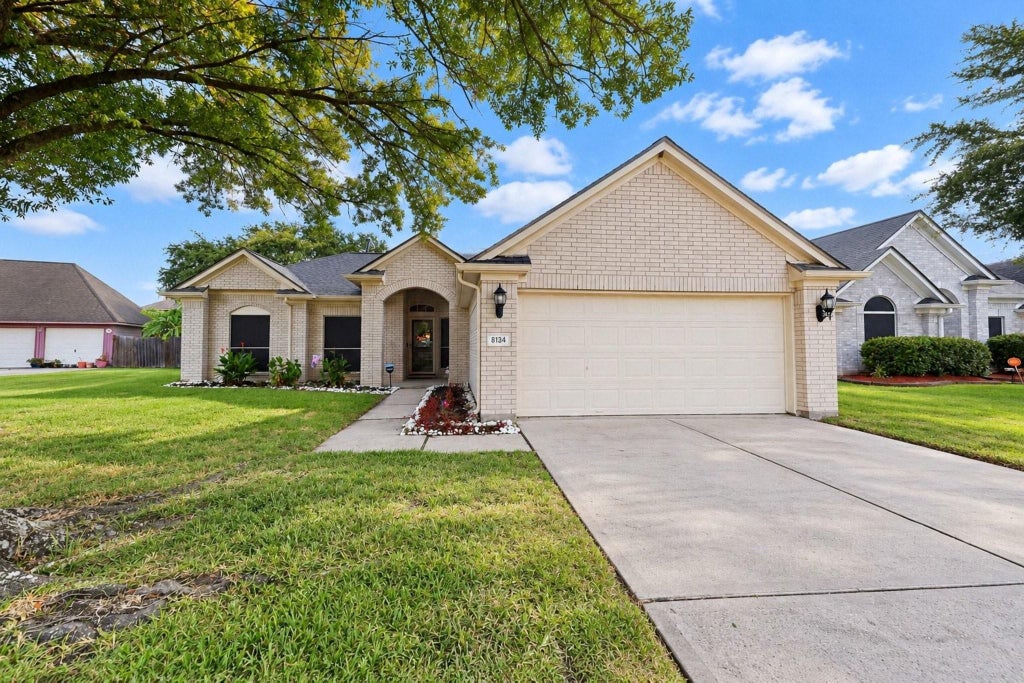 Photo of 8134 Blue Jay Street, Baytown, TX 77523 (MLS # 65768393)