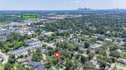 Tiny photo for 915 Chantilly Lane, Houston, TX 77018 (MLS # 82480983)