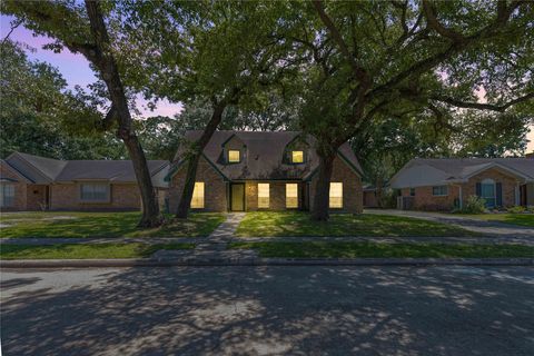 Tiny photo for 915 Chantilly Lane, Houston, TX 77018 (MLS # 82480983)