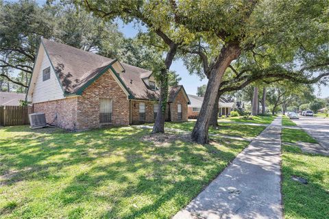 Tiny photo for 915 Chantilly Lane, Houston, TX 77018 (MLS # 82480983)