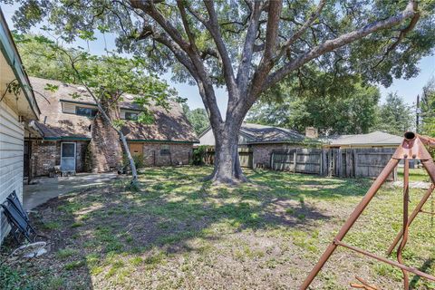 Tiny photo for 915 Chantilly Lane, Houston, TX 77018 (MLS # 82480983)