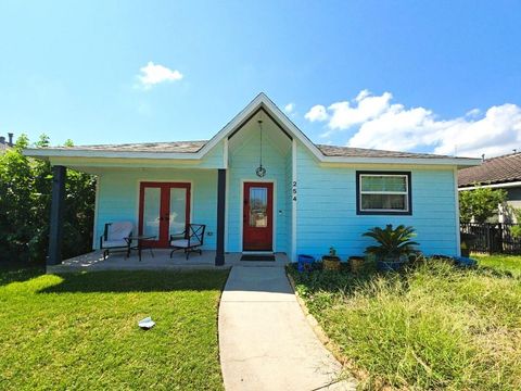 Photo of 254 Debbie Lane, San Leon, TX 77539 (MLS # 61648885)