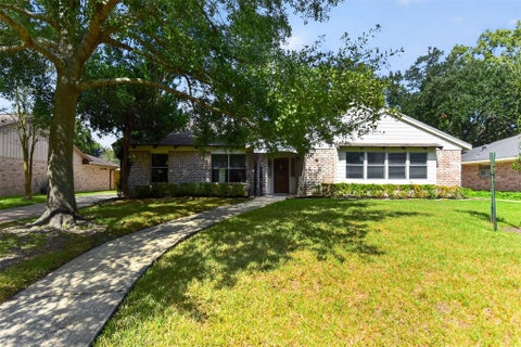 Photo of 4023 Bayou Grove Drive, Seabrook, TX 77586 (MLS # 53379408)