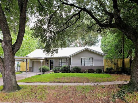 Photo of 1902 Coulcrest Drive, Houston, TX 77055 (MLS # 94155891)