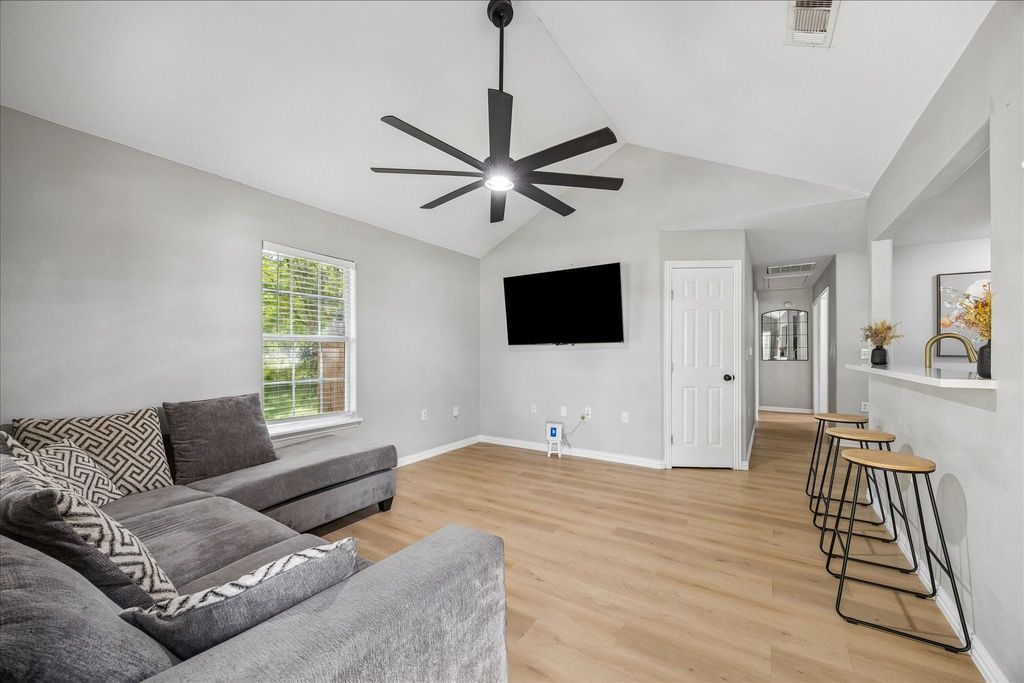 Photo of 539 Anderson Street, Sealy, TX 77474 (MLS # 2127019)