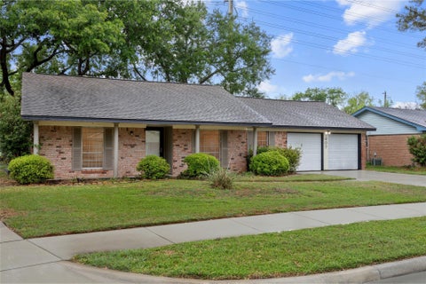 Photo of 1607 Buescher Drive, Houston, TX 77043 (MLS # 55421991)