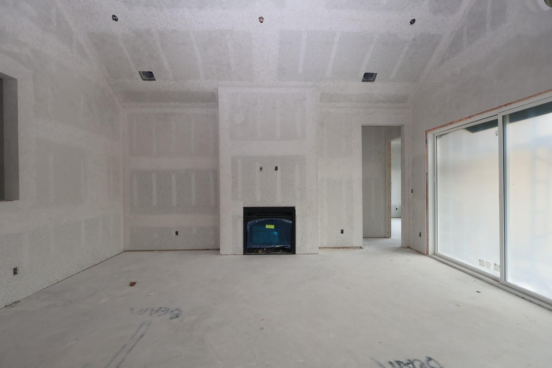 1818 S Wildflower Drive