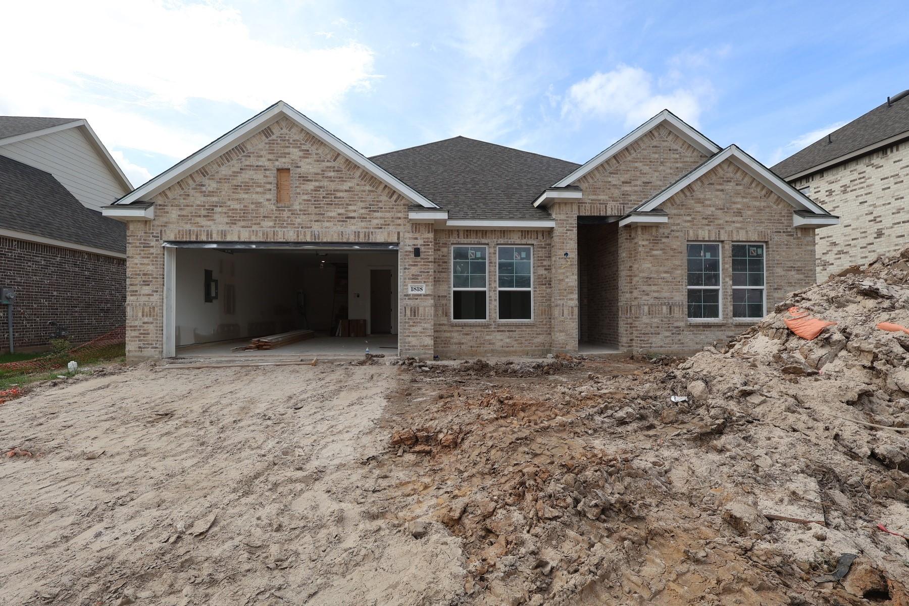 1818 S Wildflower Drive