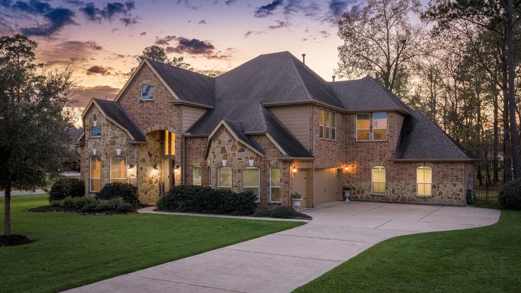 Photo of 28503 Riverside Crest Lane, Houston, TX 77336 (MLS # 91098136)