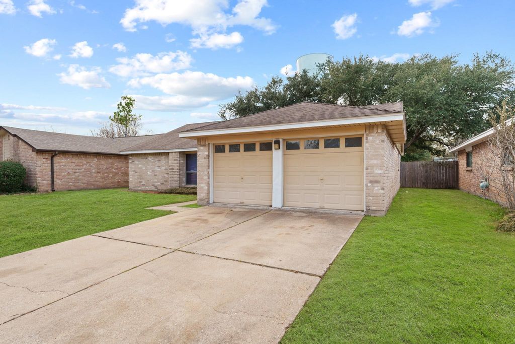 Photo of 3710 Kingston Vale Drive, Houston, TX 77082 (MLS # 79353336)