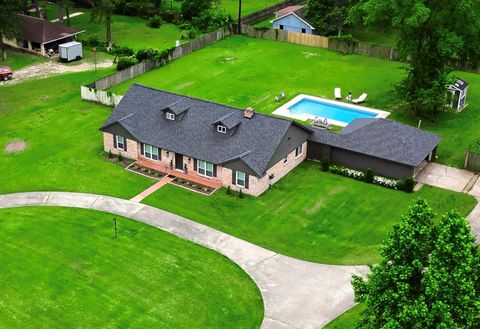 Photo of 1620 Mustang Trail, Houston, TX 77339 (MLS # 17462753)