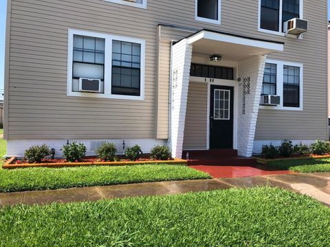 Photo of 4108 Avenue S 1/2, Galveston, TX 77550 (MLS # 80120229)