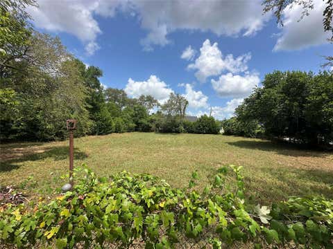 Photo of 502 W Martin Luther King BLVD, Willis, TX 77378 (MLS # 23443659)