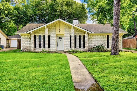 Photo of 1907 Round Spring Drive, Houston, TX 77339 (MLS # 91762373)