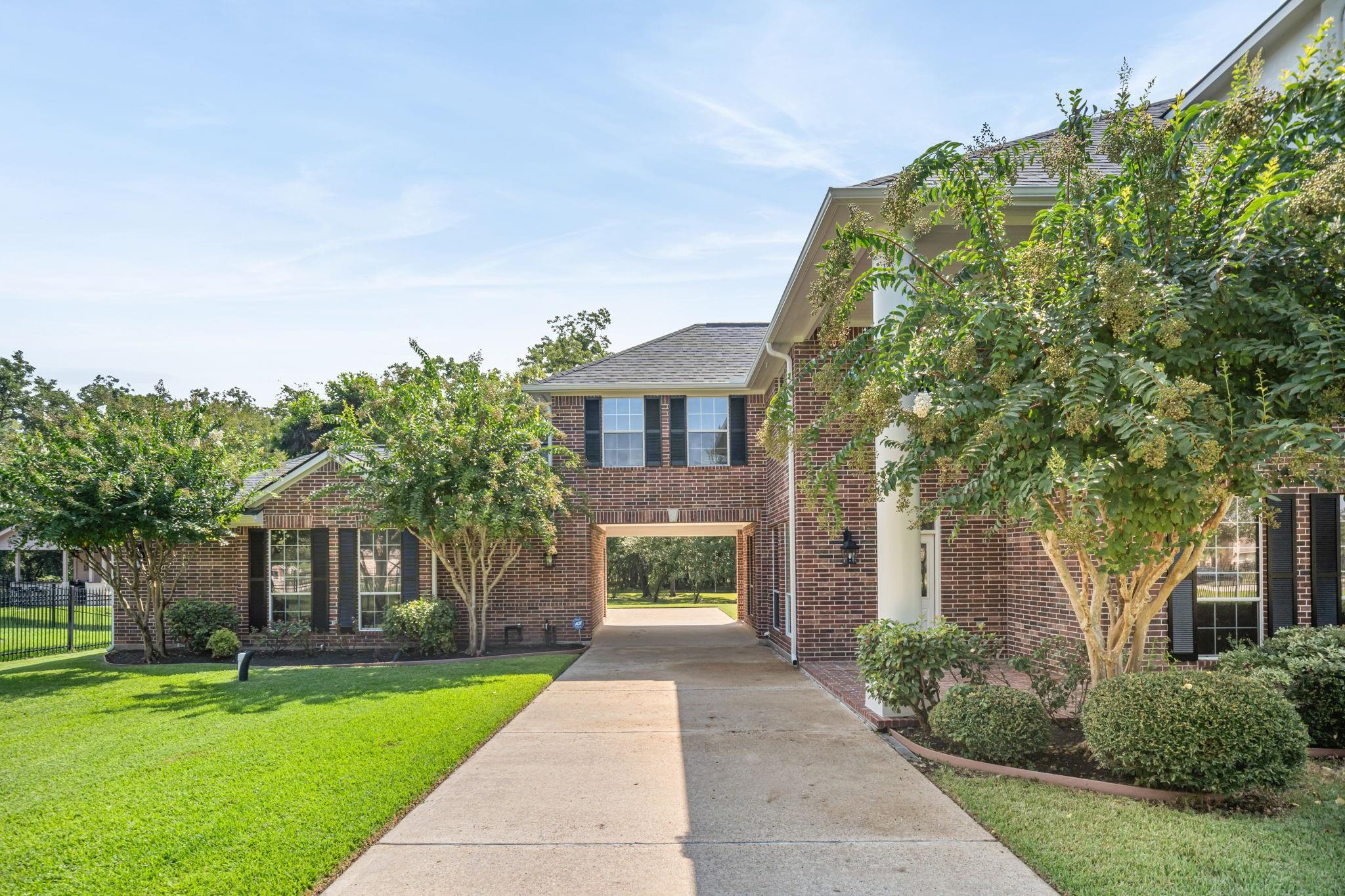 4511 Pine Landing Drive