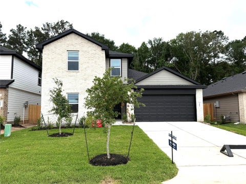 Homes For Sale - 16803 Country Roots Avenue<br/> Conroe, TX 77302