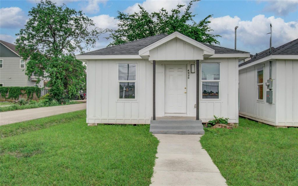 Photo of 4902 Lee Street, Houston, TX 77020 (MLS # 48672825)