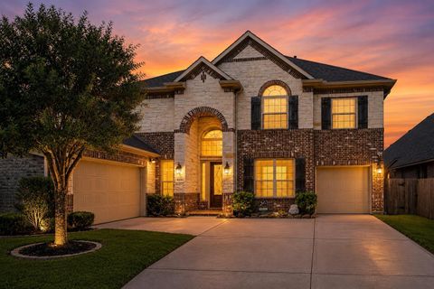 Homes For Sale - 8018 Rippling Stream Lane<br/> Richmond, TX 77407