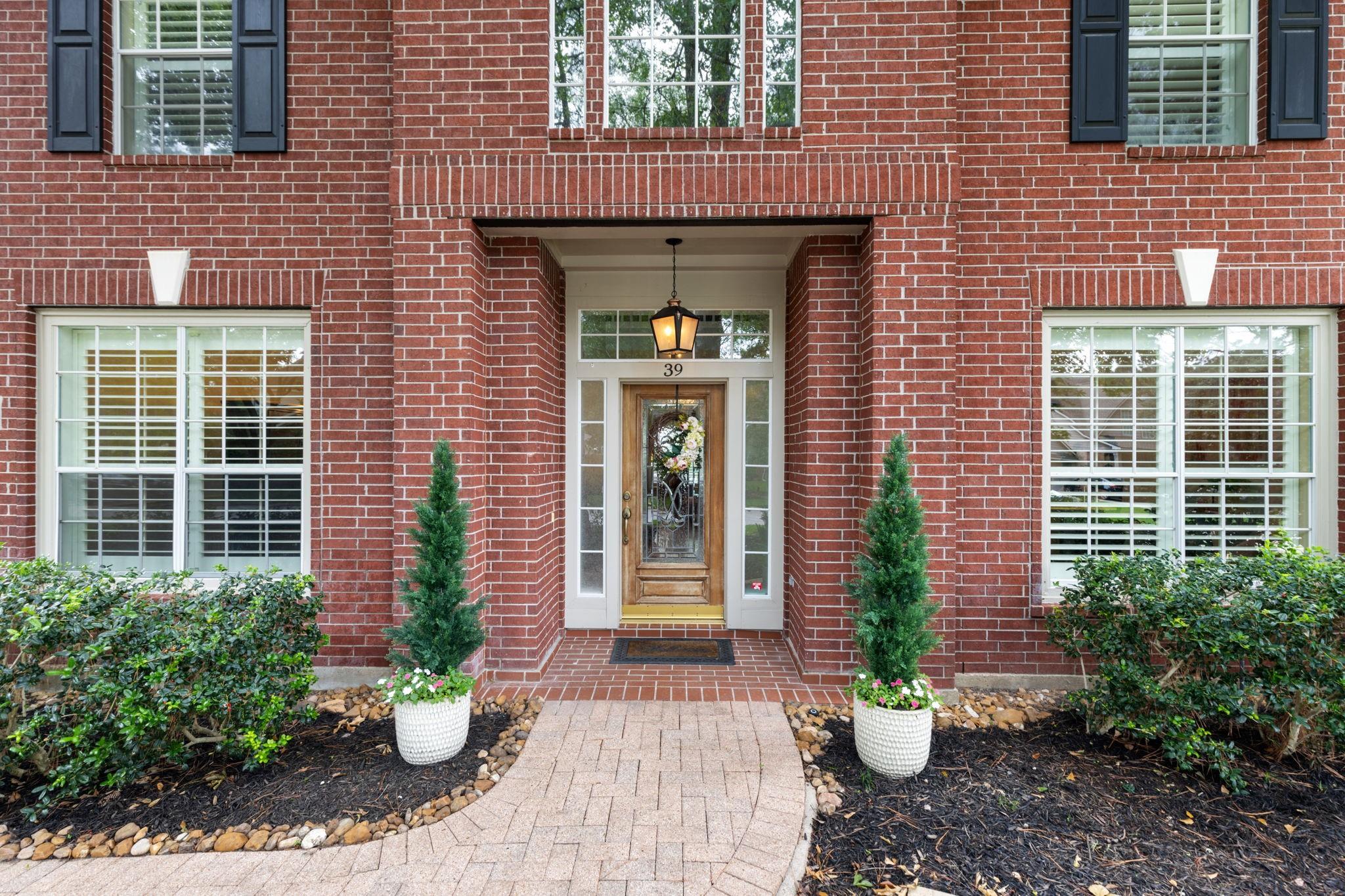 39 N Greenvine Circle