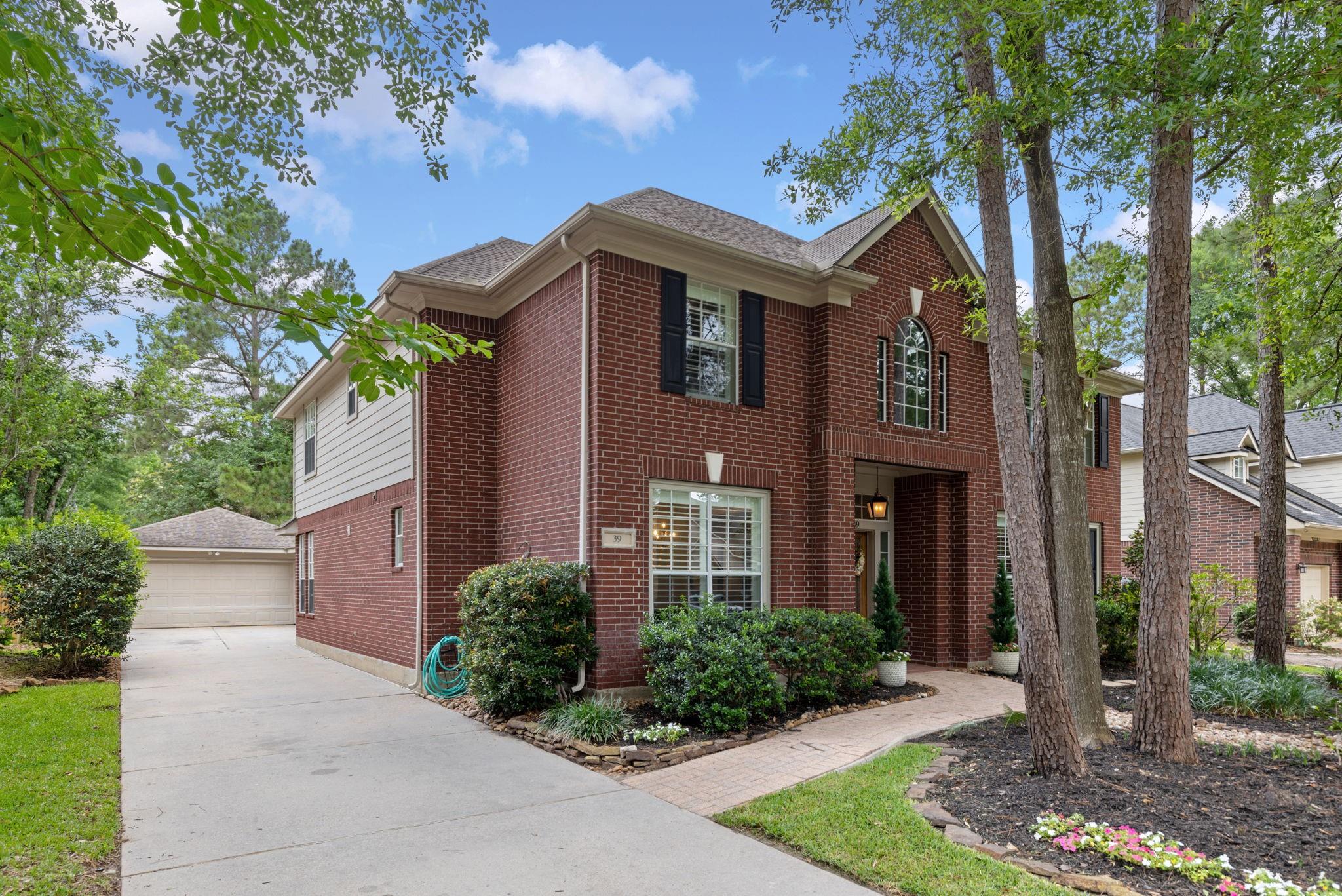 39 N Greenvine Circle