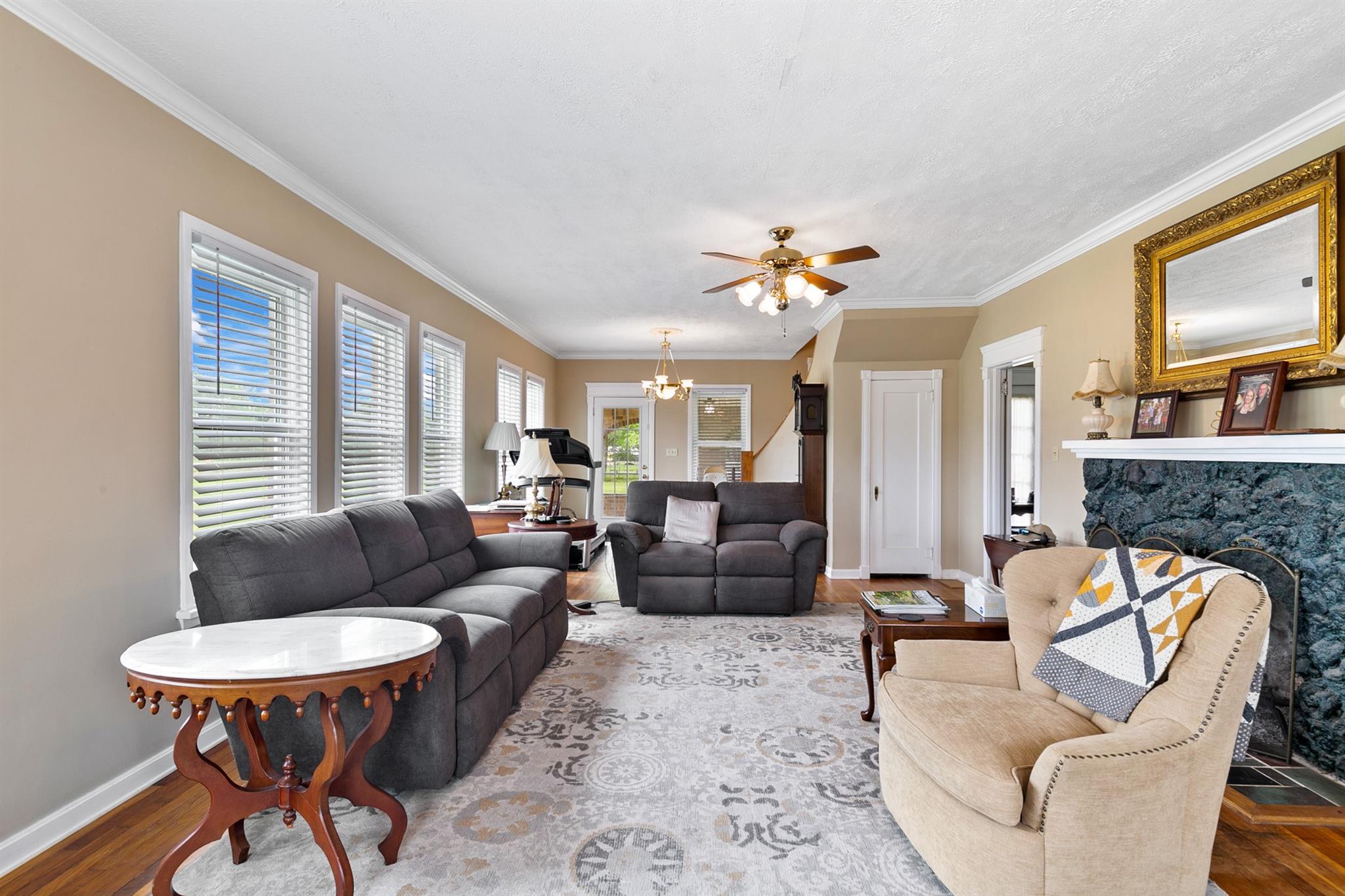 Highlands, Texas, 77562, United States, 5 Bedrooms Bedrooms, ,3 BathroomsBathrooms,Residential,Active,2030110