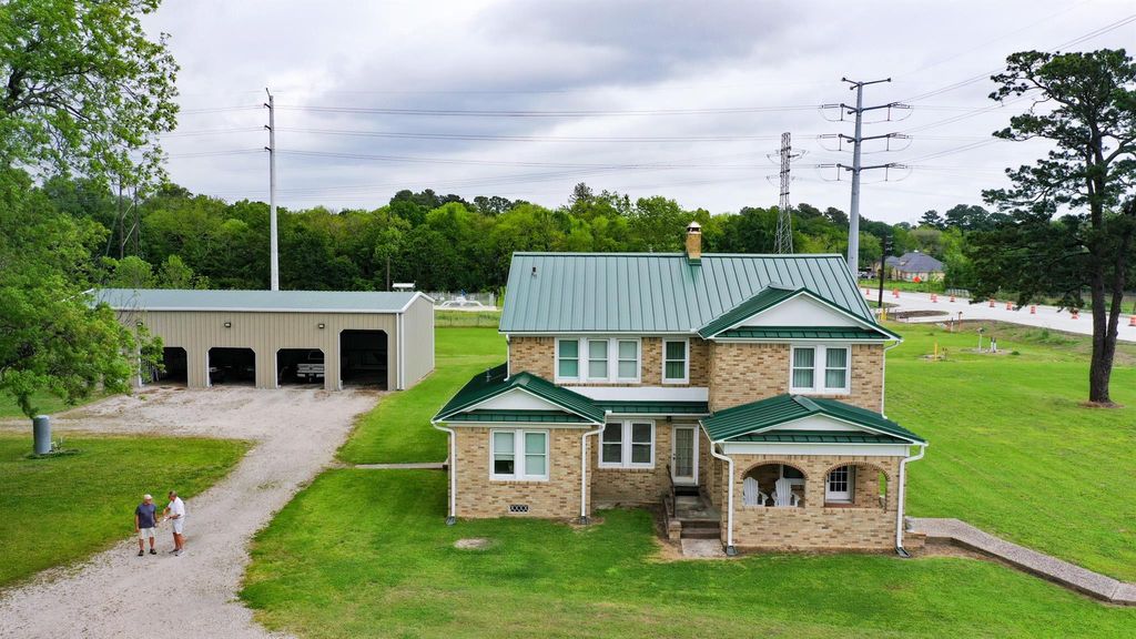 Photo of 2222 N Main Street, Highlands, TX 77562 (MLS # 26595946)
