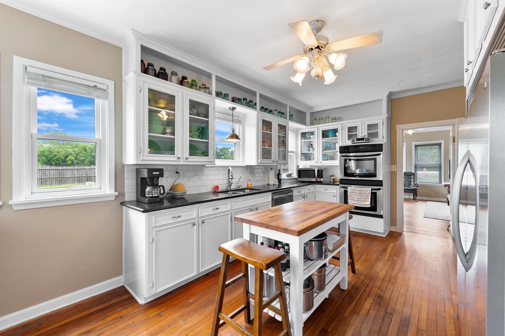 Highlands, Texas, 77562, United States, 5 Bedrooms Bedrooms, ,3 BathroomsBathrooms,Residential,Active,2030110