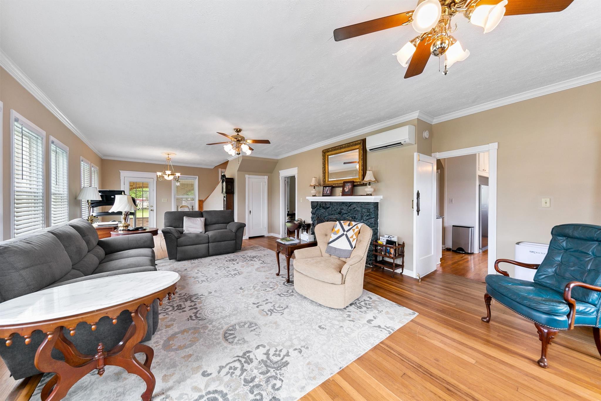 Highlands, Texas, 77562, United States, 5 Bedrooms Bedrooms, ,3 BathroomsBathrooms,Residential,Active,2030110