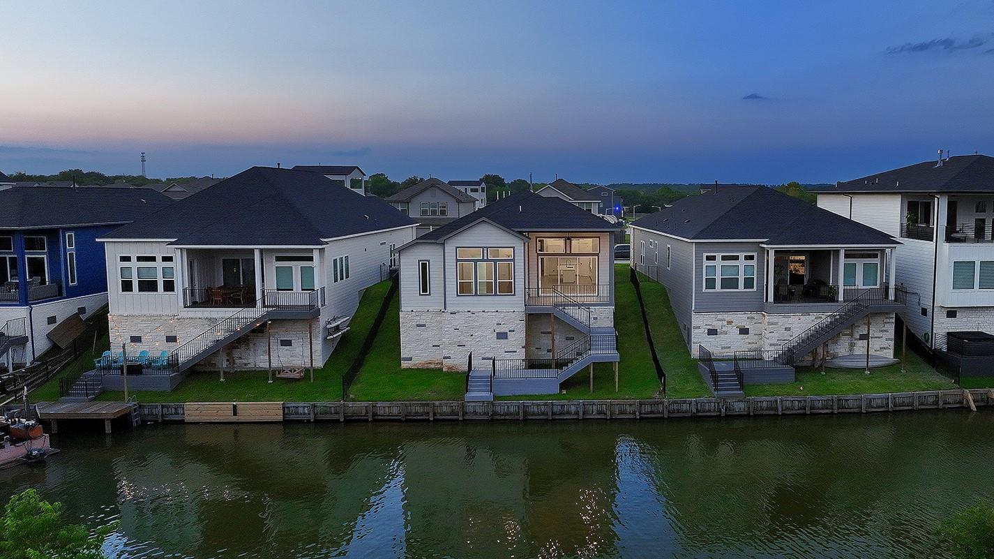 11021 N Lake Mist Lane