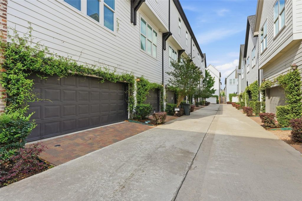 Photo of 8612 Emnora Lane, Houston, TX 77080 (MLS # 96606776)