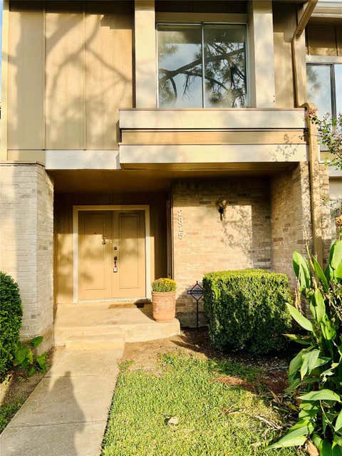 Photo of 2325 Crescent Park Drive #277, Houston, TX 77077 (MLS # 60111406)