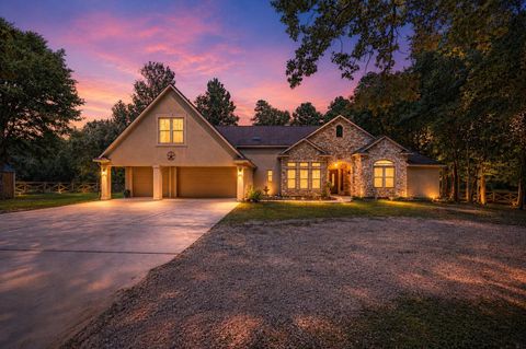 Homes For Sale - 16620 Rabon Chapel Road<br/> Montgomery, TX 77316