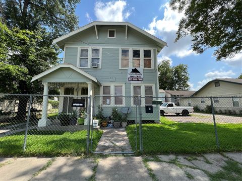 6823 Avenue E Houston TX 77011