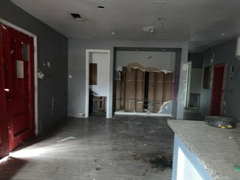 2506 Loch Lomond Street