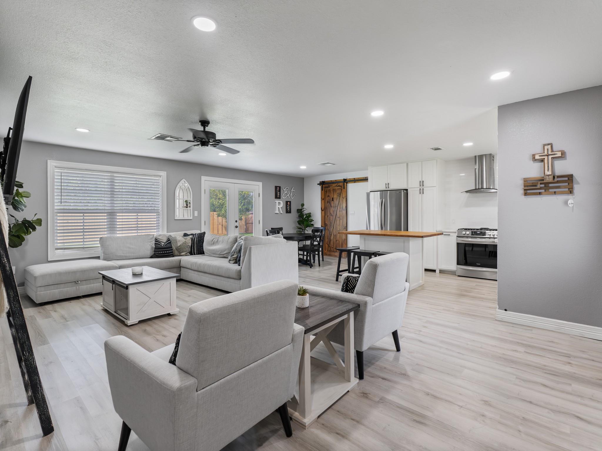 3832 Holly Glen Drive