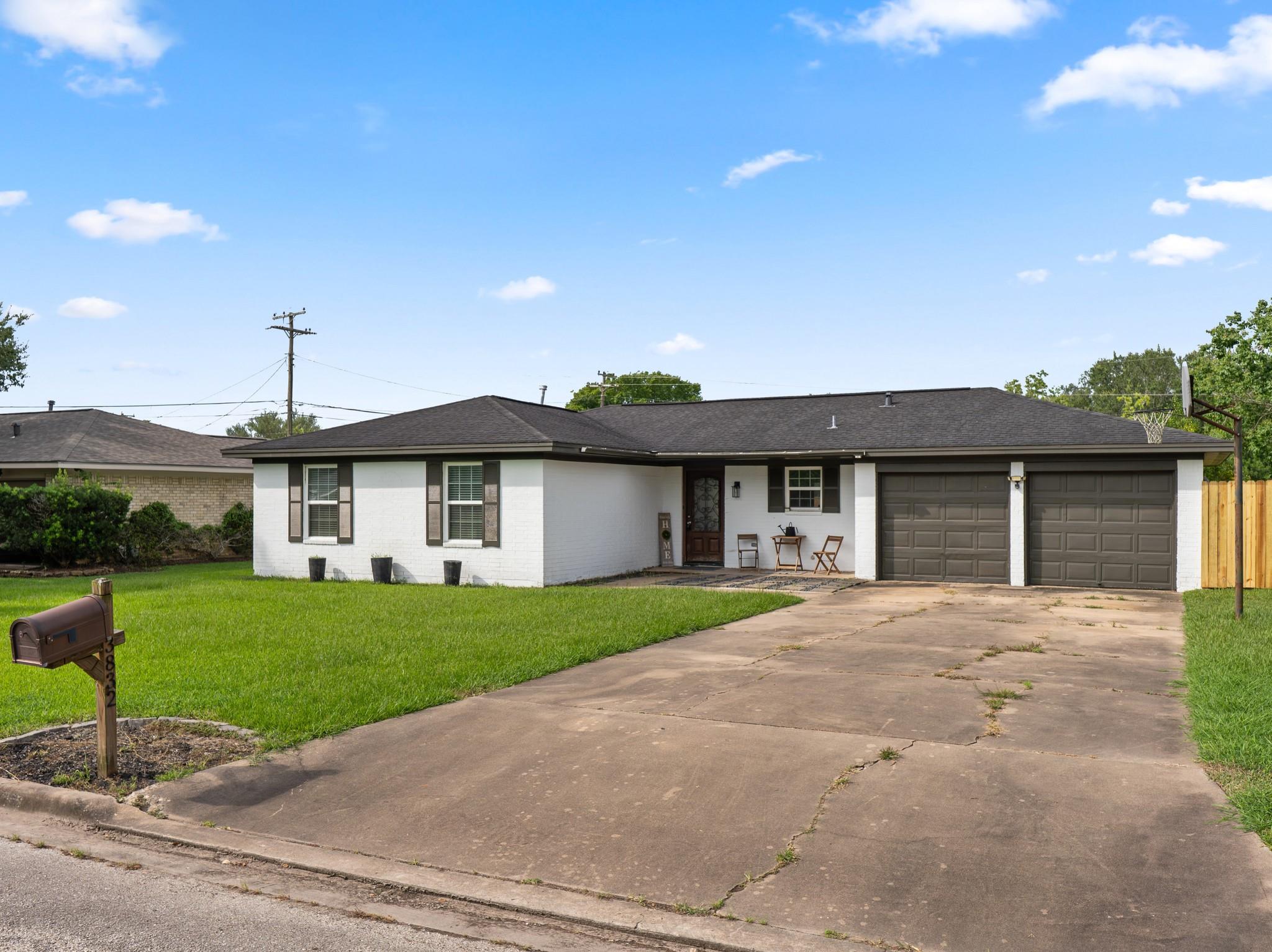 3832 Holly Glen Drive