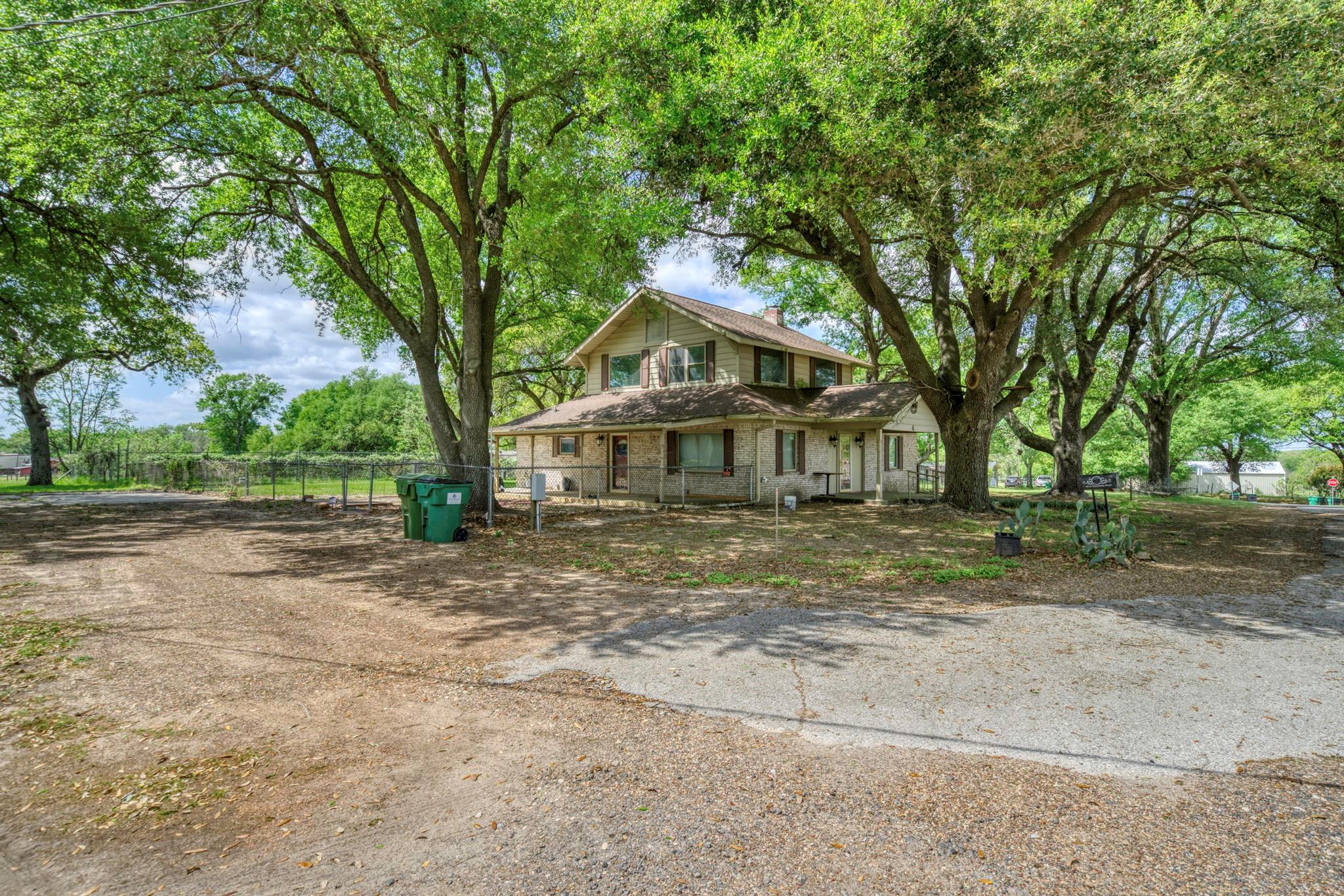 4 W Manning Street