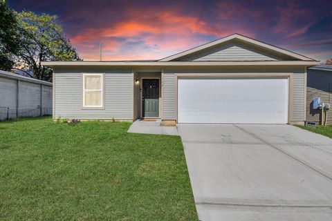 Photo of 164 Goldenrod, Livingston, TX 77351 (MLS # 82839054)