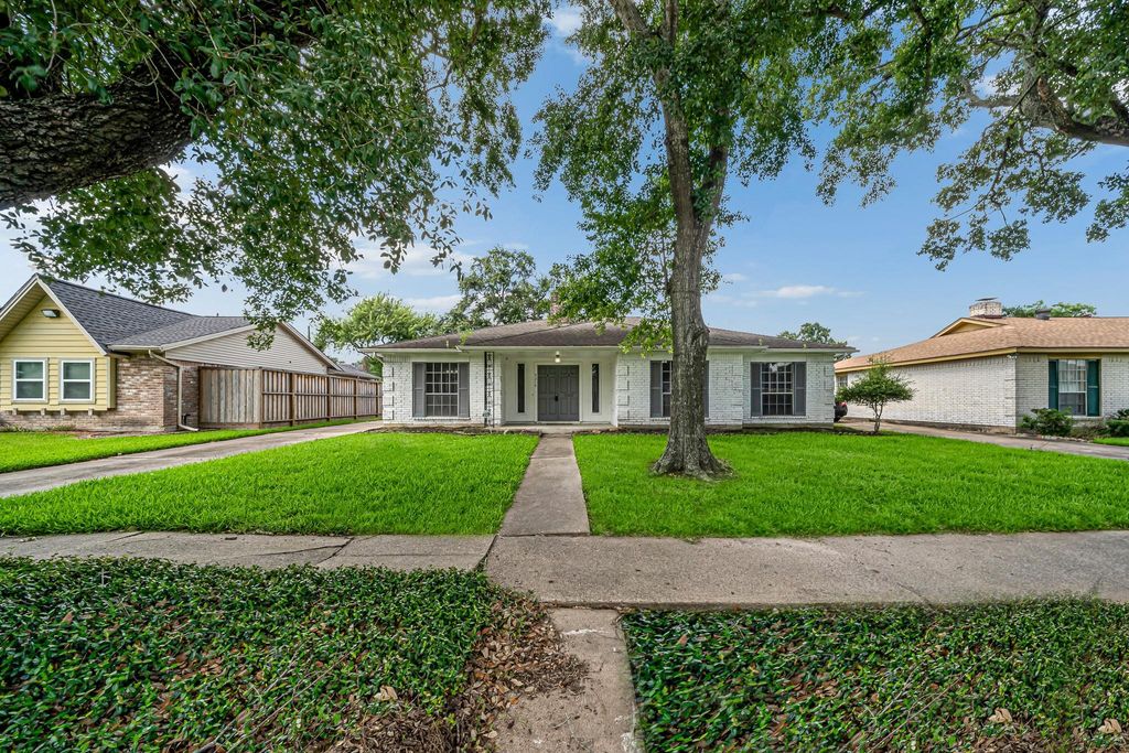 Photo of 9214 Sharpcrest Street, Houston, TX 77036 (MLS # 63289757)