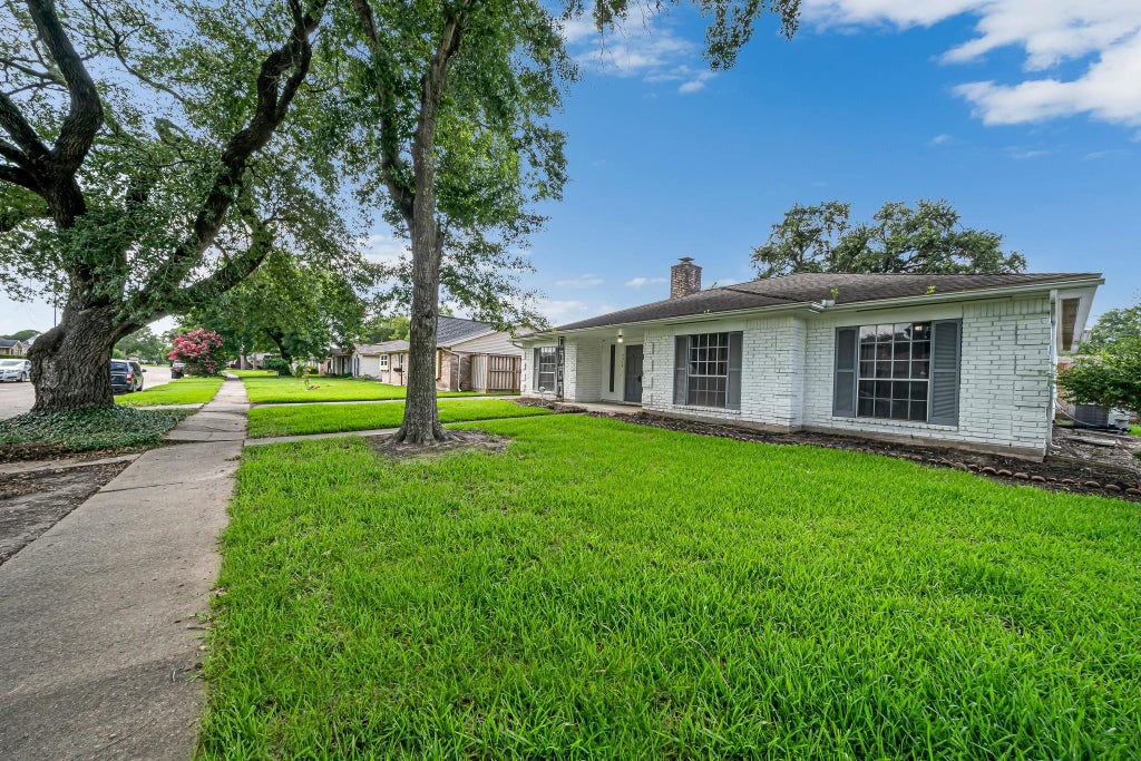 Photo of 9214 Sharpcrest Street, Houston, TX 77036 (MLS # 63289757)