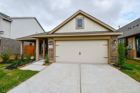 Photo of 13724 Lantana Breeze, Texas City, TX 77568 (MLS # 7238286)