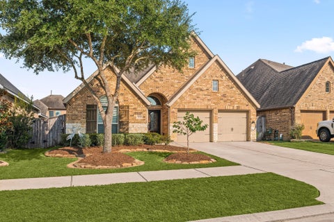 Homes For Sale - 2115 Great Egret Bend<br/> Fulshear, TX 77423