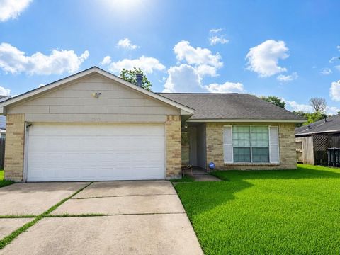 Photo of 7535 Hablo Drive, Houston, TX 77083 (MLS # 32459380)