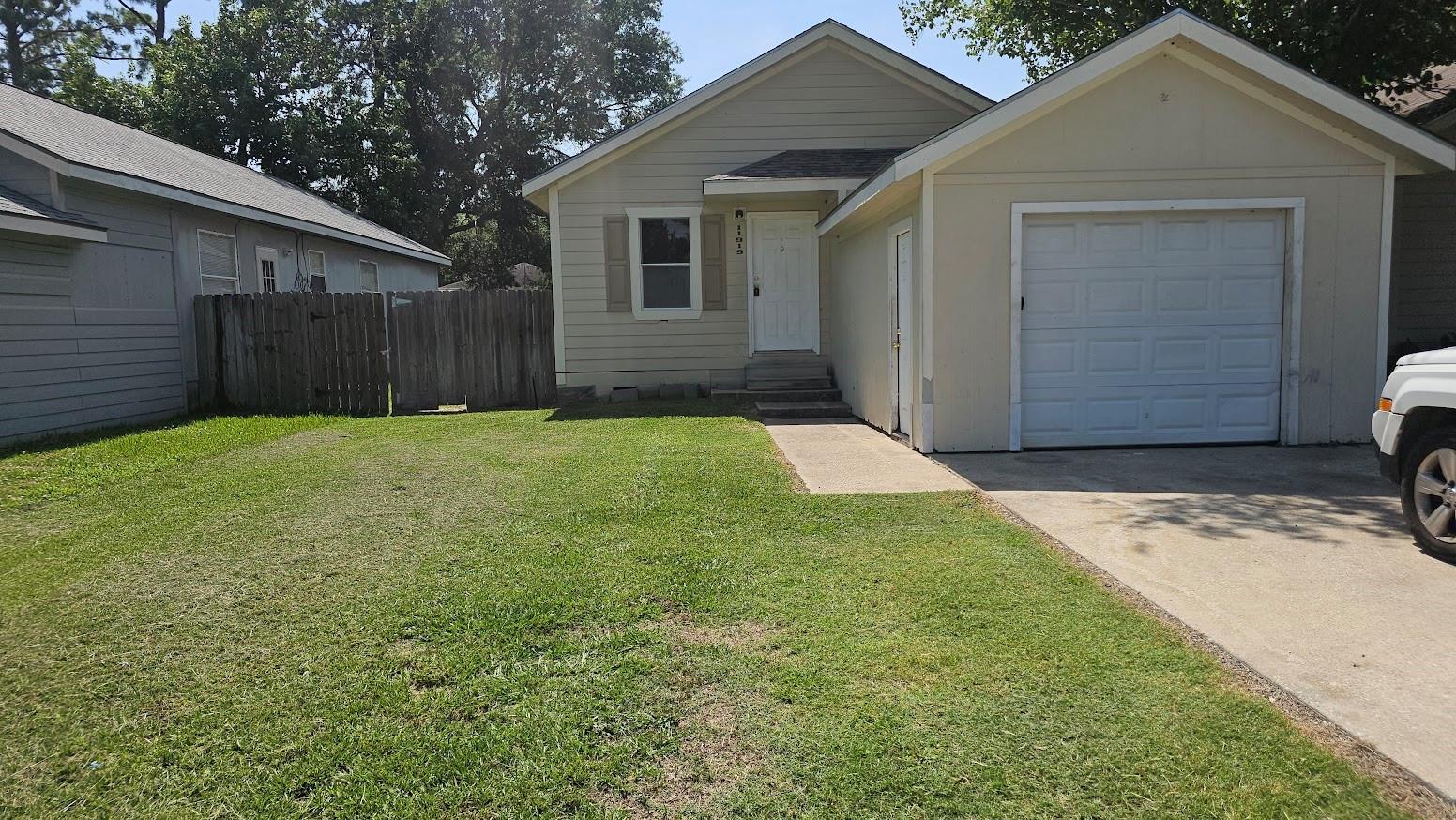 11919 Kingslake Forest Drive