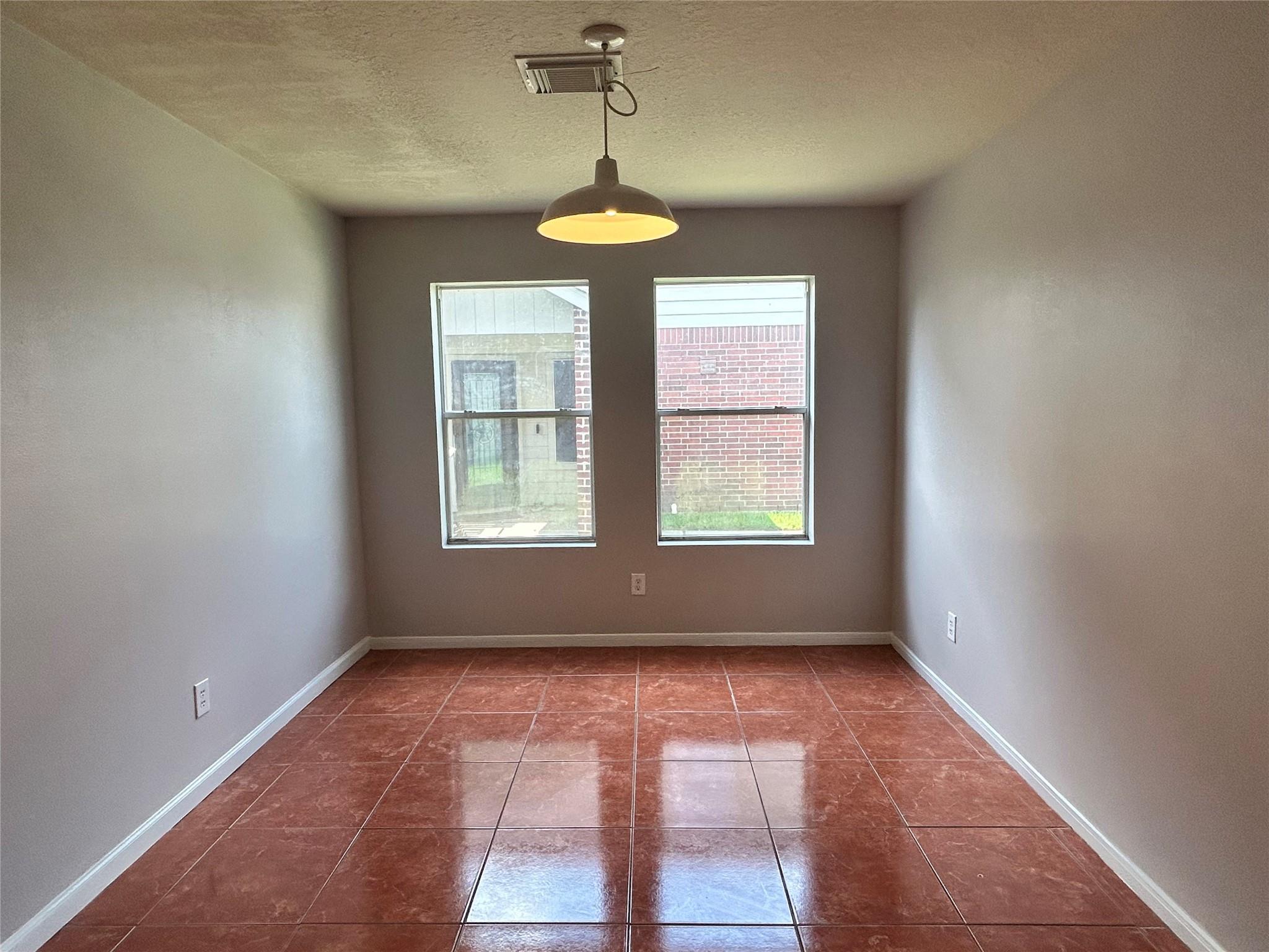 1111 Fairlane Square