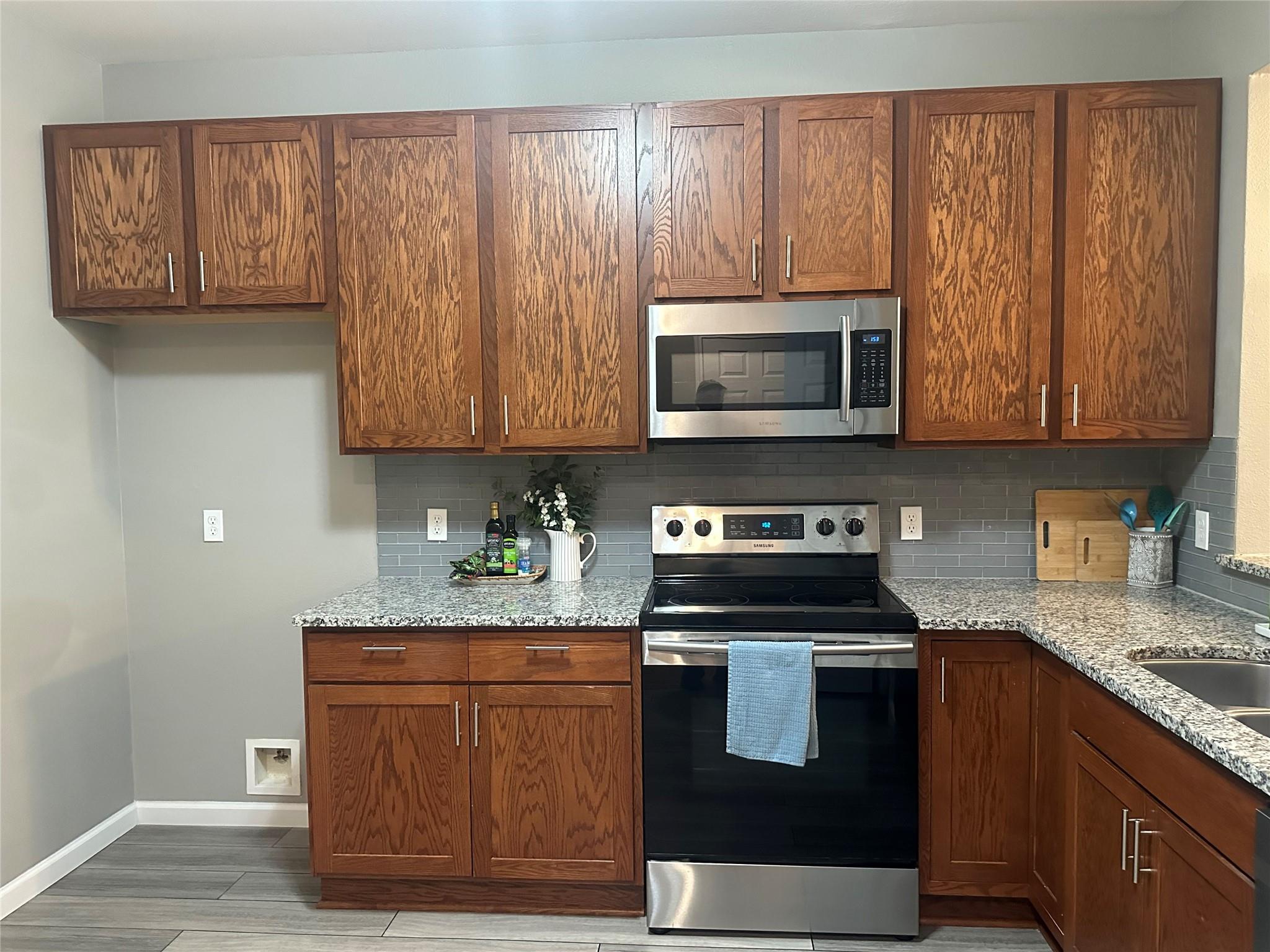 2815 Kings Crossing Drive 105