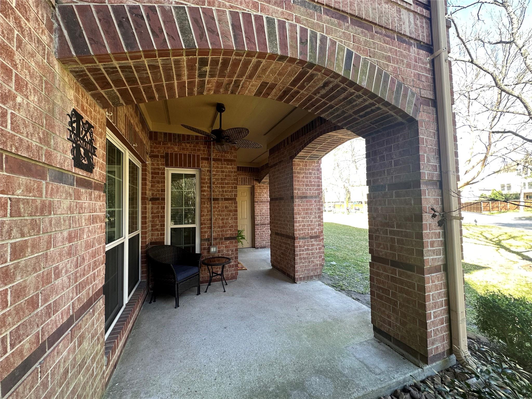 2815 Kings Crossing Drive 105