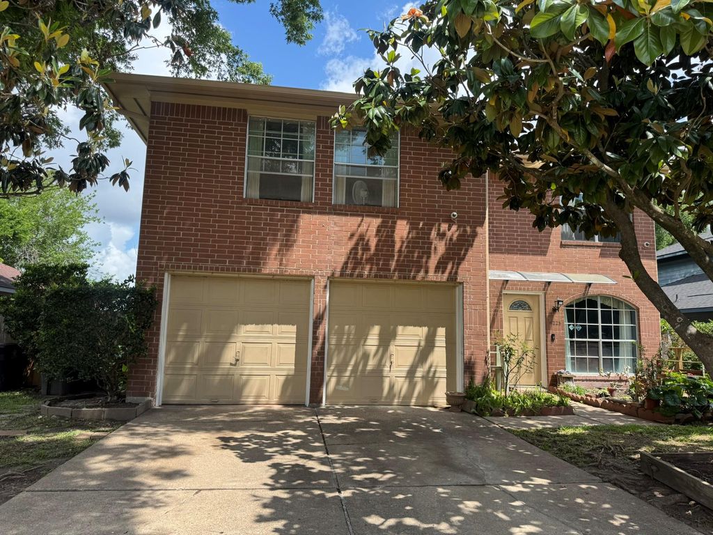 Photo of 6223 Star Lake Drive, Houston, TX 77396 (MLS # 45307129)