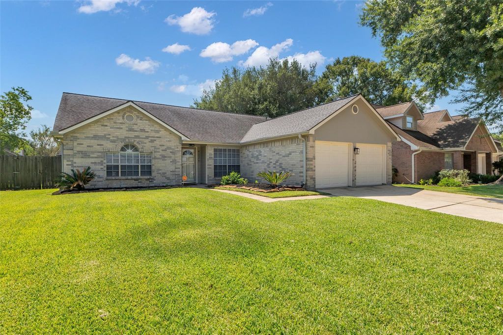 Photo of 4026 Bentley Drive, Pearland, TX 77584 (MLS # 71485844)