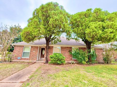 Photo of 8026 Suspiro Drive, Houston, TX 77083 (MLS # 51822409)